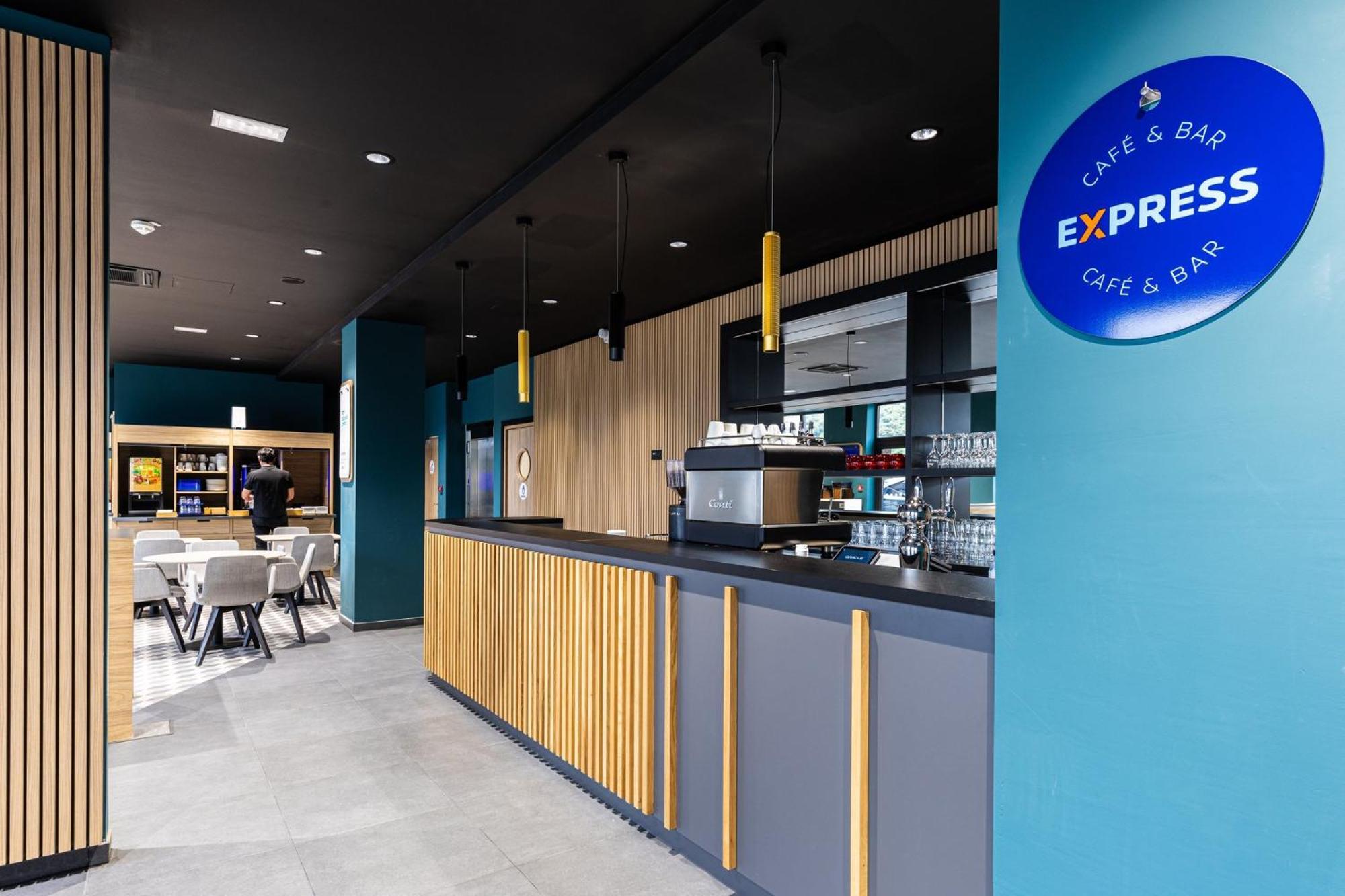 Holiday Inn Express Ajaccio By Ihg Bagian luar foto