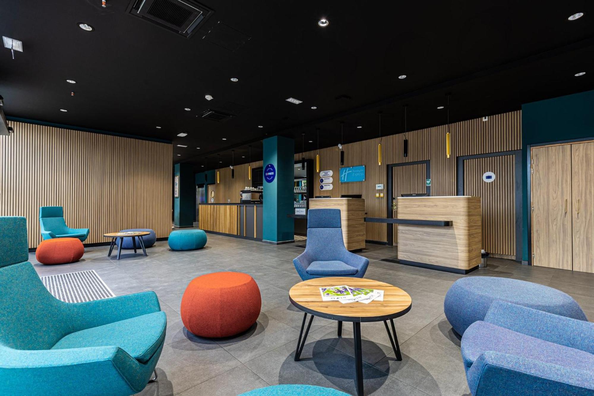 Holiday Inn Express Ajaccio By Ihg Bagian luar foto