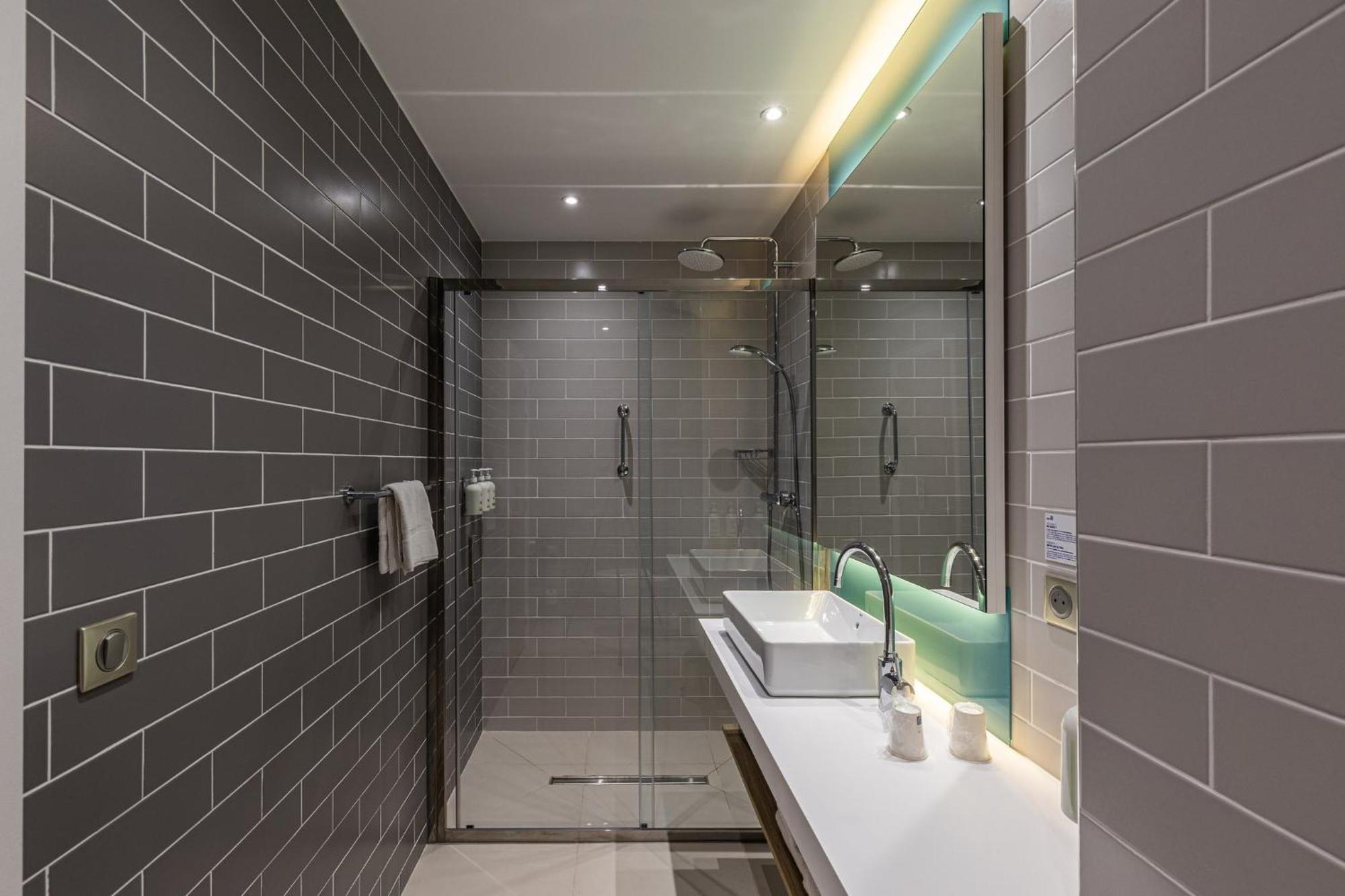 Holiday Inn Express Ajaccio By Ihg Bagian luar foto
