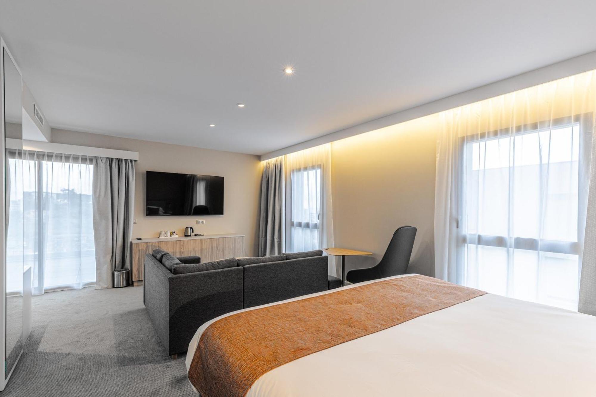 Holiday Inn Express Ajaccio By Ihg Bagian luar foto