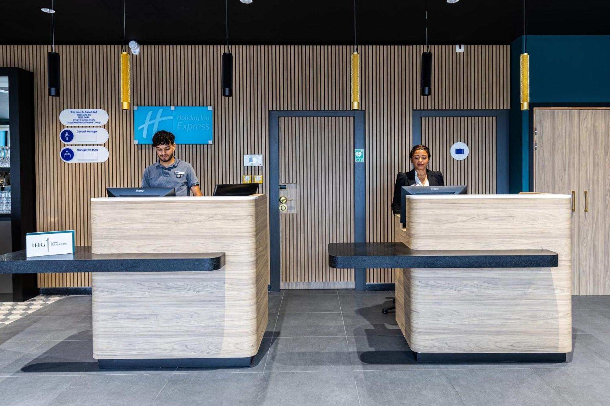 Holiday Inn Express Ajaccio By Ihg Bagian luar foto