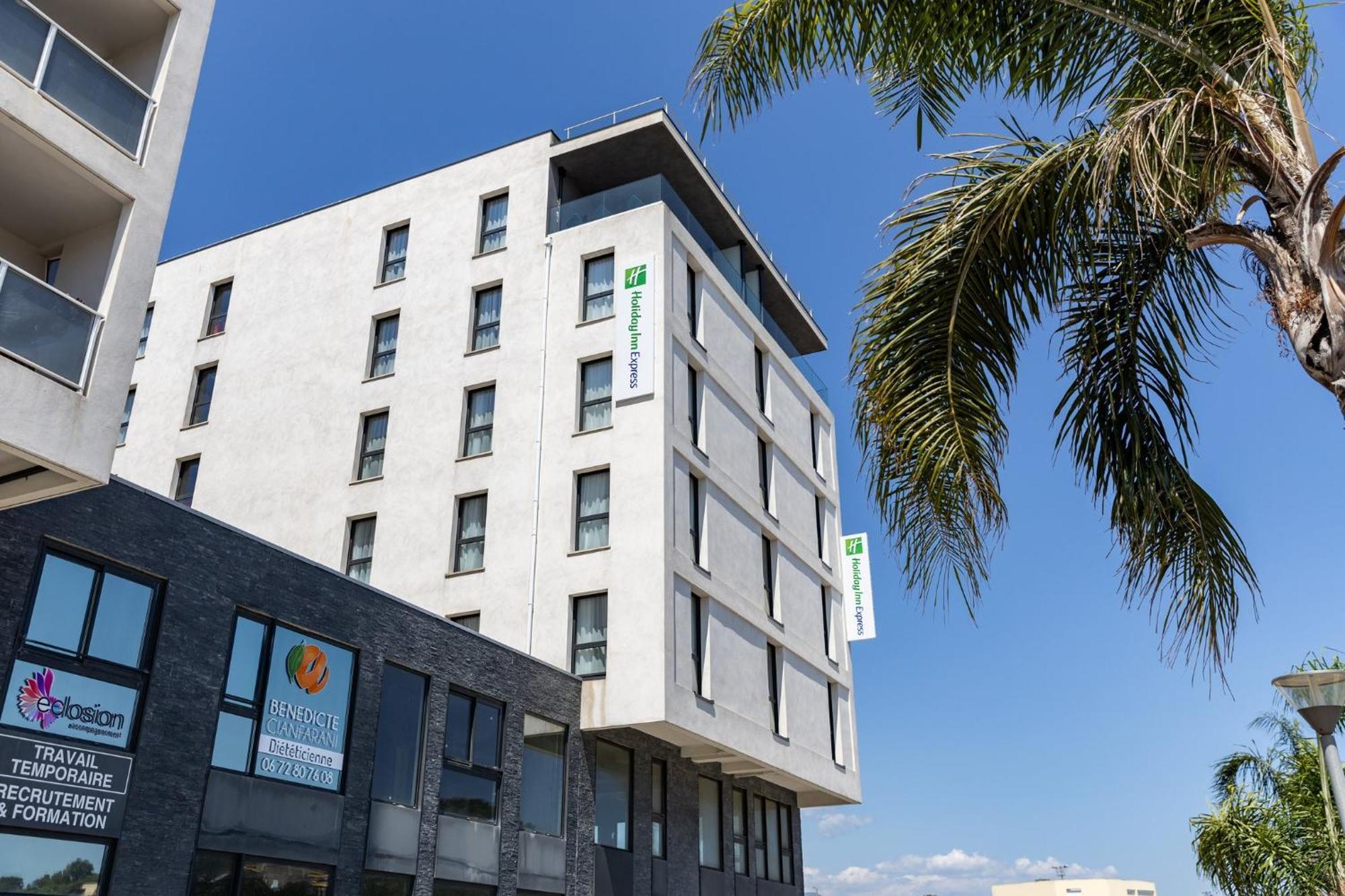 Holiday Inn Express Ajaccio By Ihg Bagian luar foto