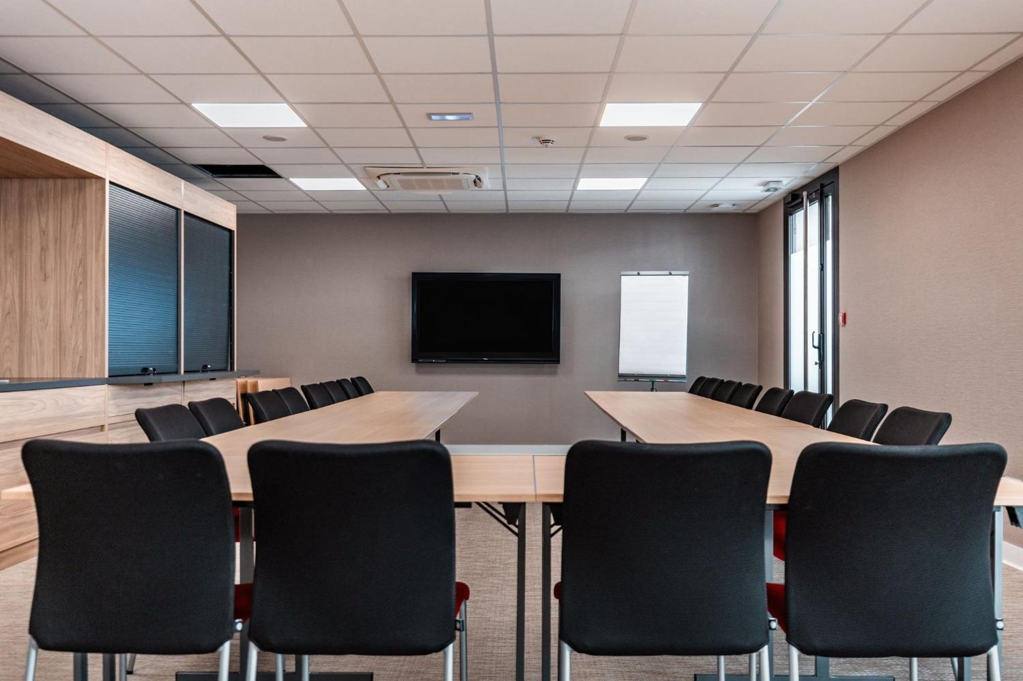 Holiday Inn Express Ajaccio By Ihg Bagian luar foto